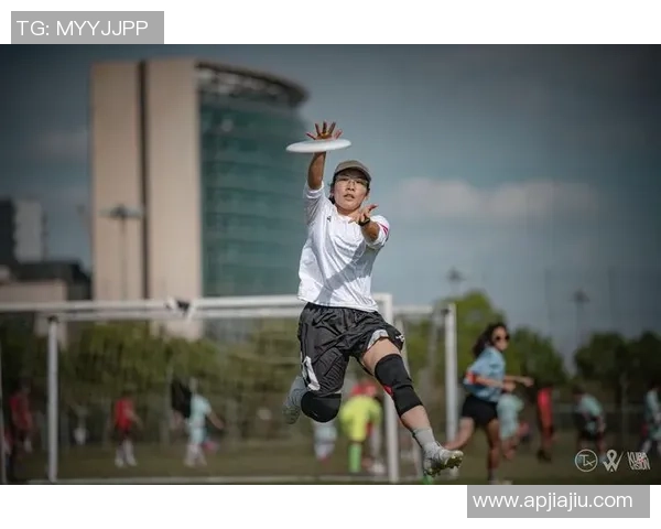 与飞盘女王黄秀英的深度对话：探索她的飞盘生涯与成长故事